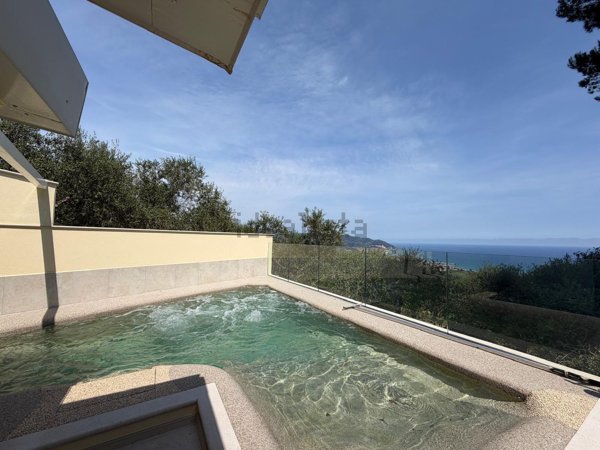 casa indipendente in vendita a Diano Marina in zona Gorleri
