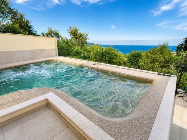 casa indipendente in vendita a Diano Marina in zona Gorleri