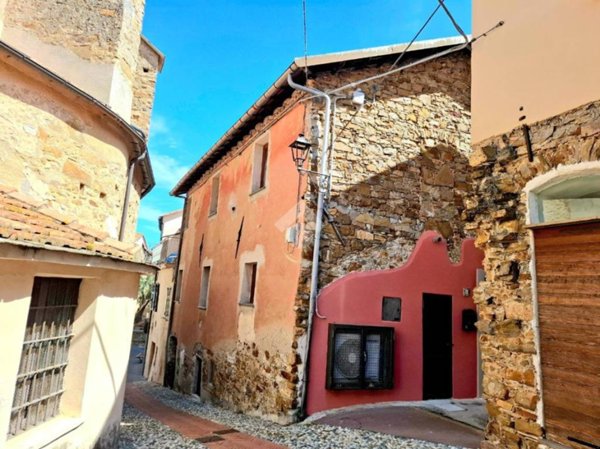 casa indipendente in vendita a Diano Marina in zona Gorleri