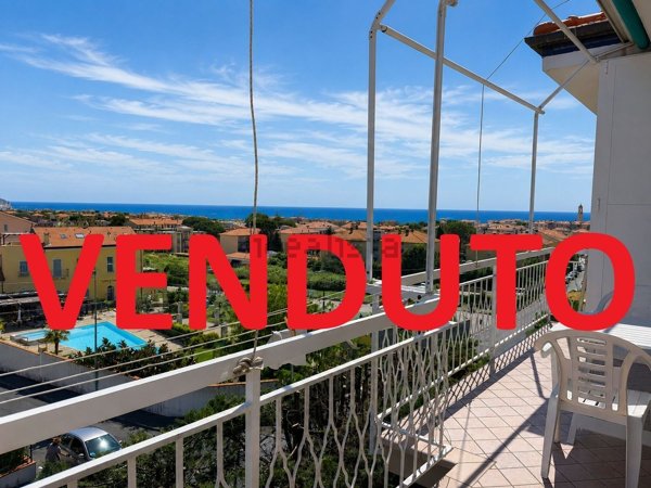 appartamento in vendita a Diano Marina in zona Calderina