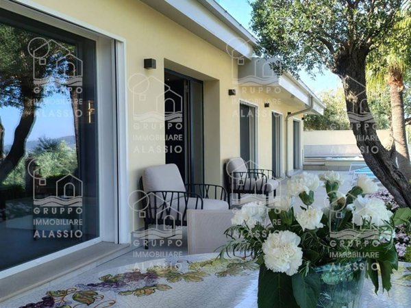 casa indipendente in vendita a Diano Marina in zona Gorleri