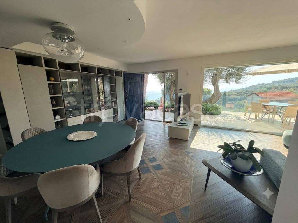 casa indipendente in vendita a Diano Marina in zona Gorleri