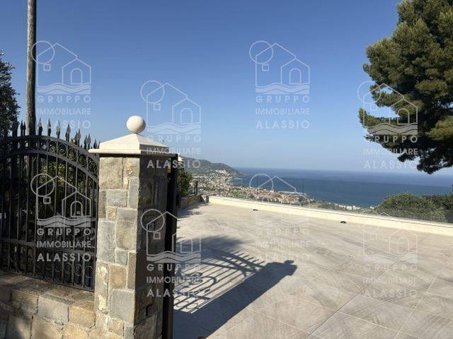 casa indipendente in vendita a Diano Marina