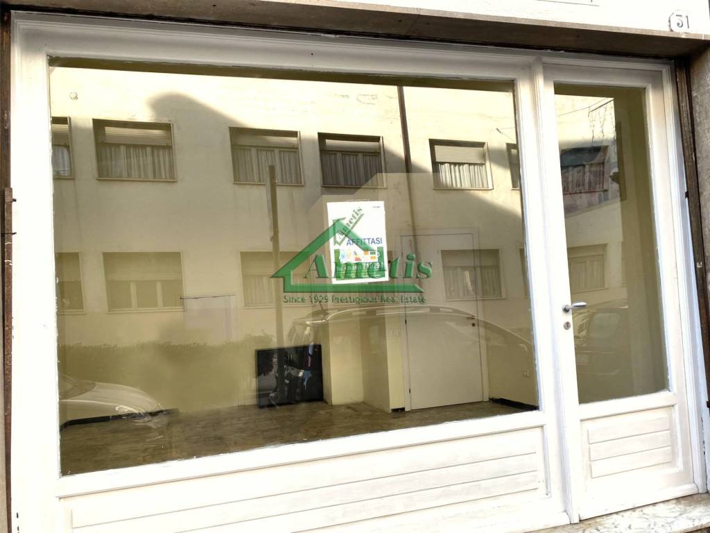 negozio in vendita a Diano Marina