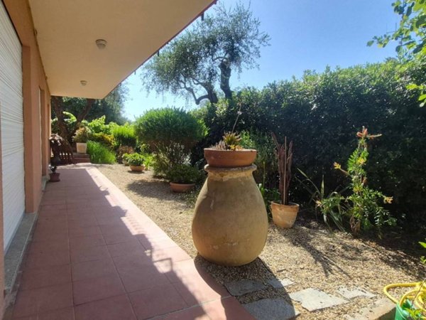 casa indipendente in vendita a Diano Marina
