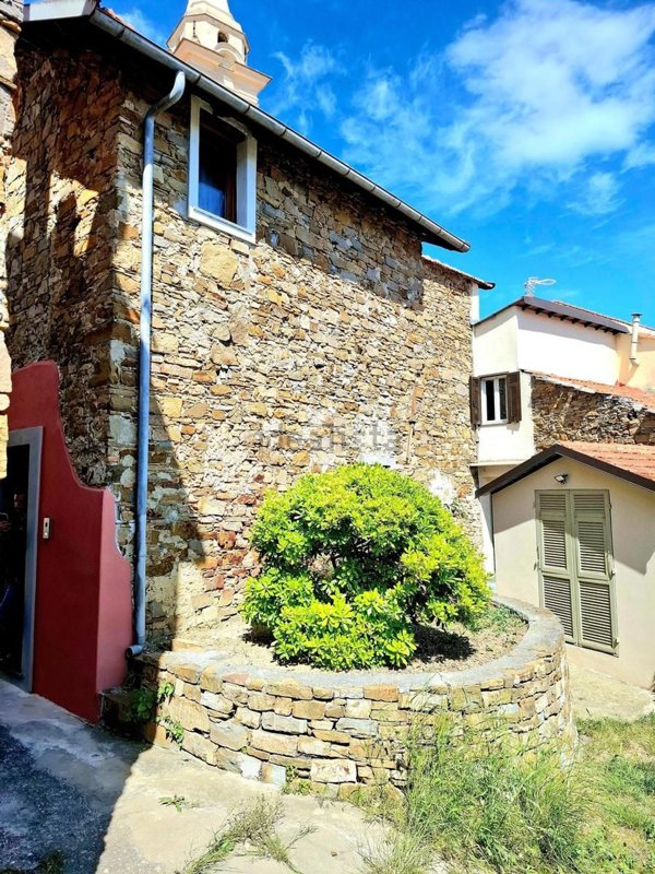 casa semindipendente in vendita a Diano Marina in zona Gorleri