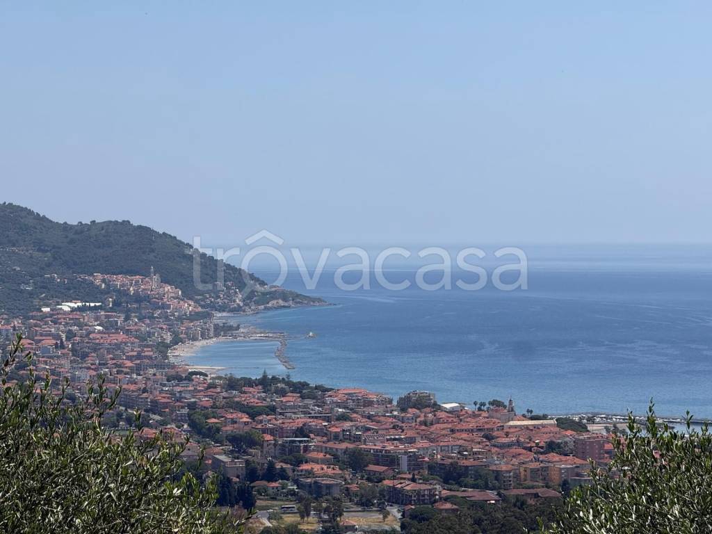 casa indipendente in vendita a Diano Marina