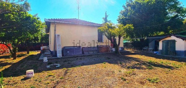 casa indipendente in vendita a Diano Marina in zona Calderina