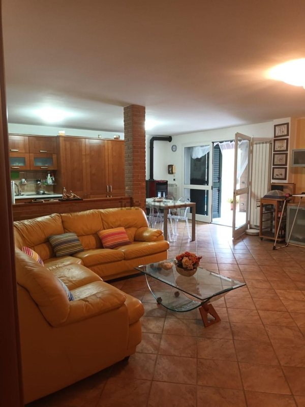 casa indipendente in vendita a Diano Marina in zona Calderina