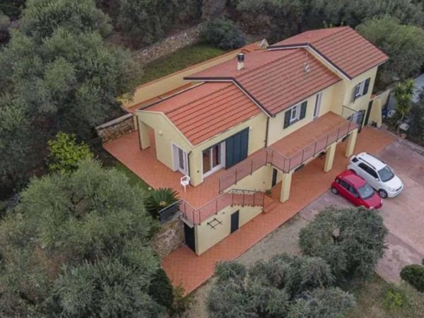 casa indipendente in vendita a Diano Marina in zona Gorleri
