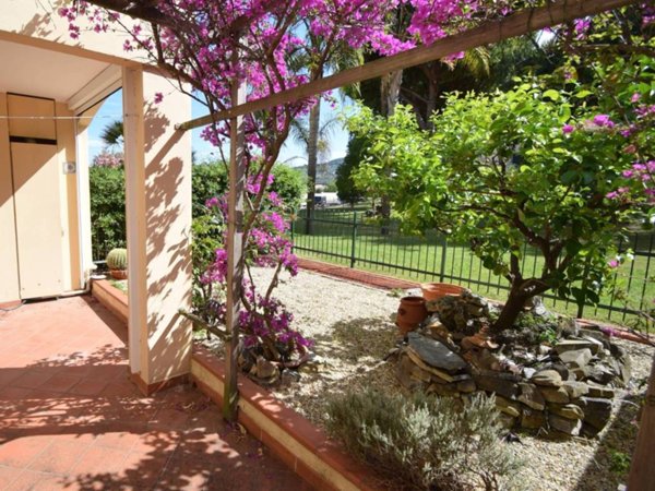 appartamento in vendita a Diano Marina in zona Calderina