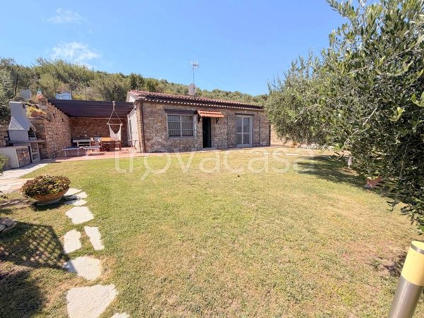 casa indipendente in vendita a Diano Marina