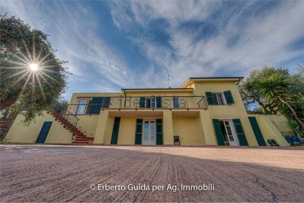 casa indipendente in vendita a Diano Marina
