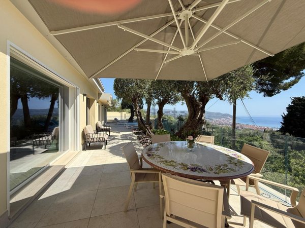 casa indipendente in vendita a Diano Marina in zona Gorleri