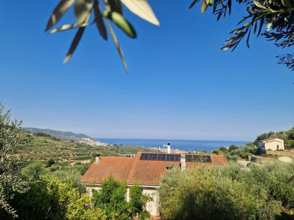 casa indipendente in vendita a Diano Marina in zona Gorleri