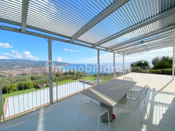 casa indipendente in vendita a Diano Marina
