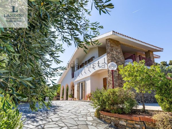 casa indipendente in vendita a Diano Marina in zona Calderina