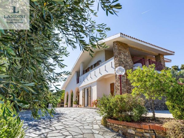 casa indipendente in vendita a Diano Marina in zona Calderina