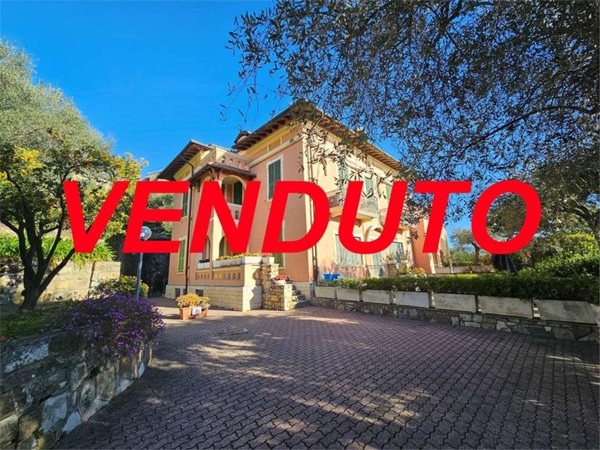 casa indipendente in vendita a Diano Marina