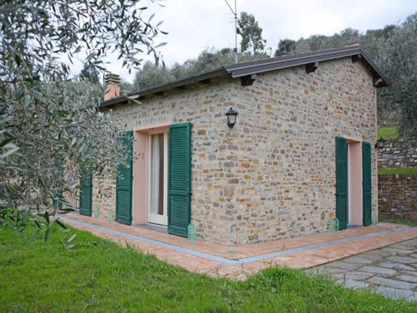 casa indipendente in vendita a Diano Marina in zona Gorleri