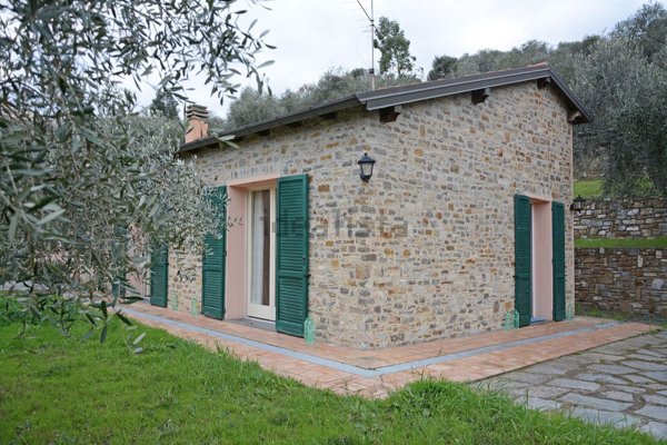 casa indipendente in vendita a Diano Marina in zona Gorleri