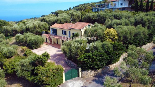 casa indipendente in vendita a Diano Marina