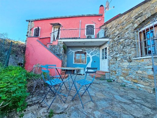 casa indipendente in vendita a Diano Marina in zona Calderina