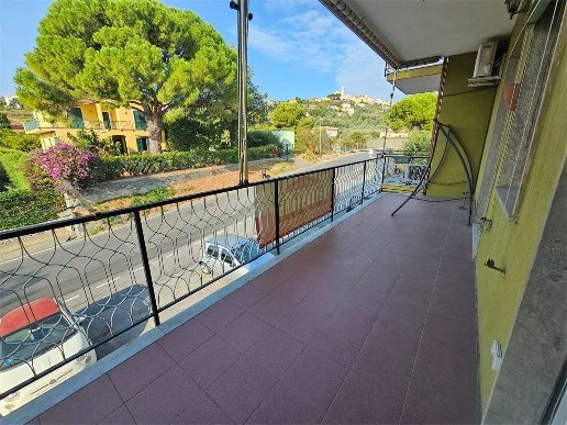 appartamento in vendita a Diano Marina in zona Calderina
