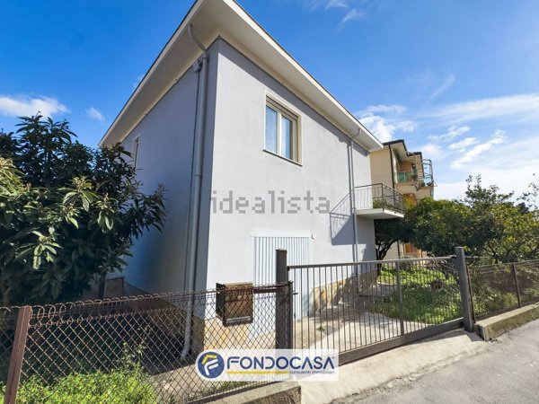 casa indipendente in vendita a Diano Marina in zona Calderina