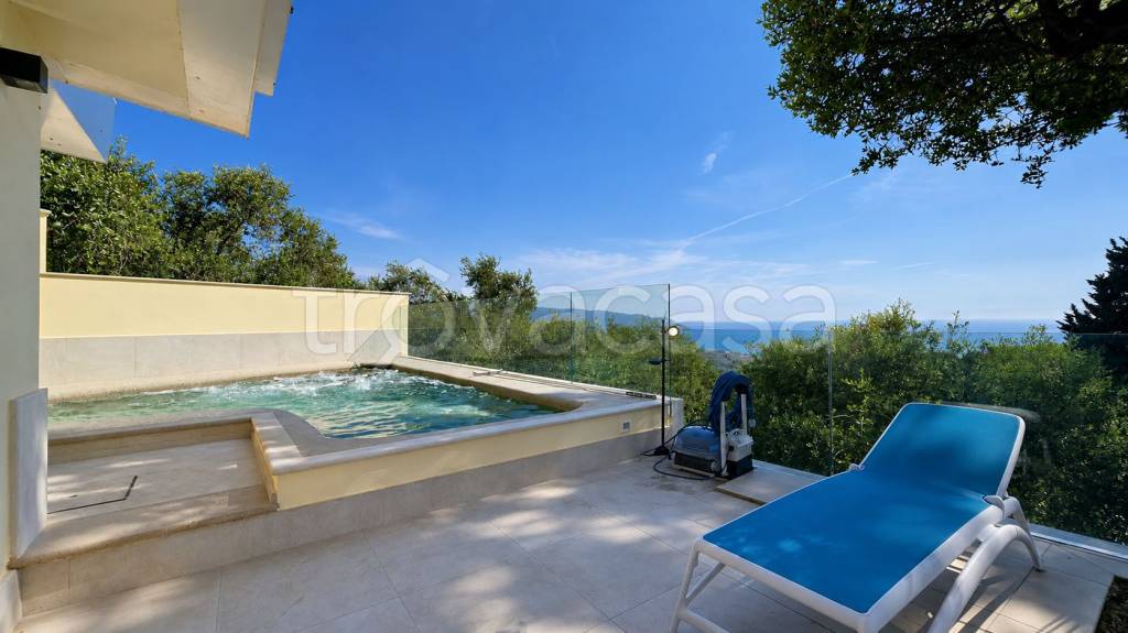 casa indipendente in vendita a Diano Marina in zona Gorleri