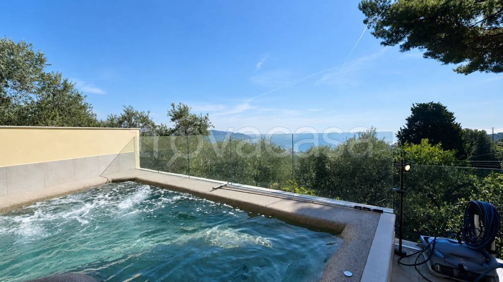 casa indipendente in vendita a Diano Marina in zona Gorleri