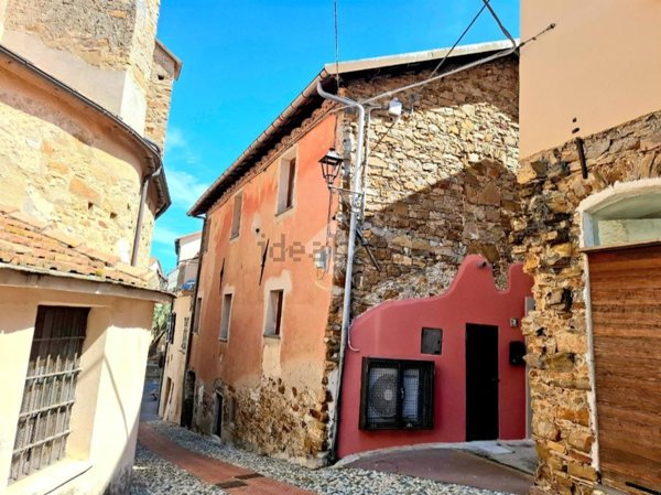 casa semindipendente in vendita a Diano Marina in zona Gorleri