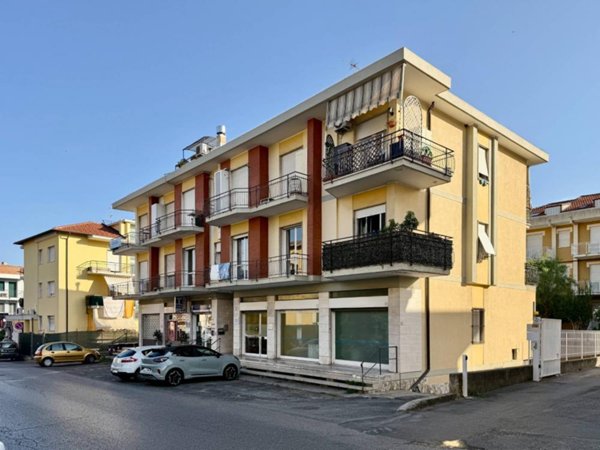 appartamento in vendita a Diano Marina in zona Calderina