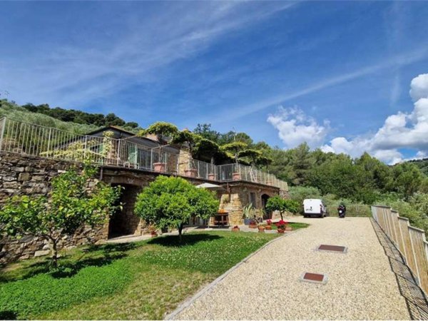 casa indipendente in vendita a Diano Marina in zona Calderina