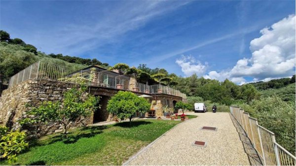 casa indipendente in vendita a Diano Marina in zona Calderina