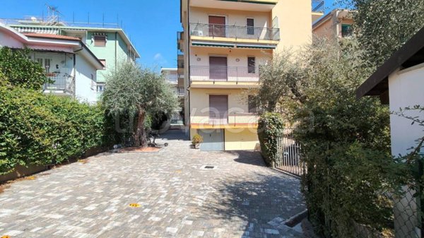 box auto in vendita a Diano Marina