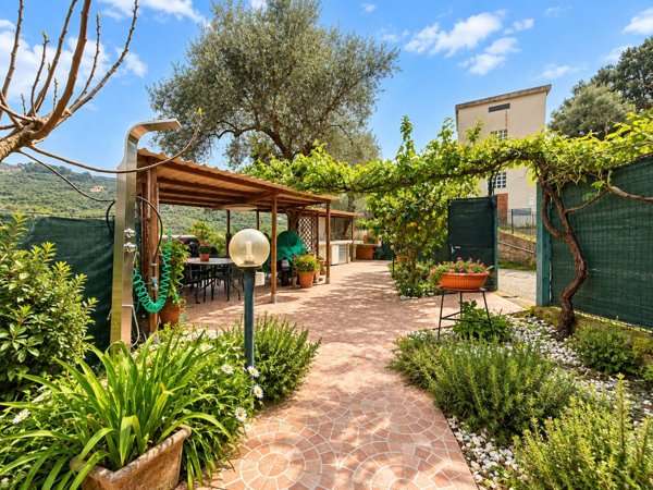 appartamento in vendita a Diano Marina in zona Calderina
