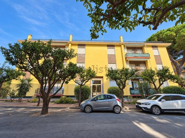 appartamento in vendita a Diano Marina in zona Calderina