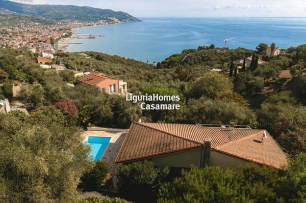 casa indipendente in vendita a Diano Marina