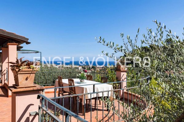 casa indipendente in vendita a Diano Marina in zona Muratori