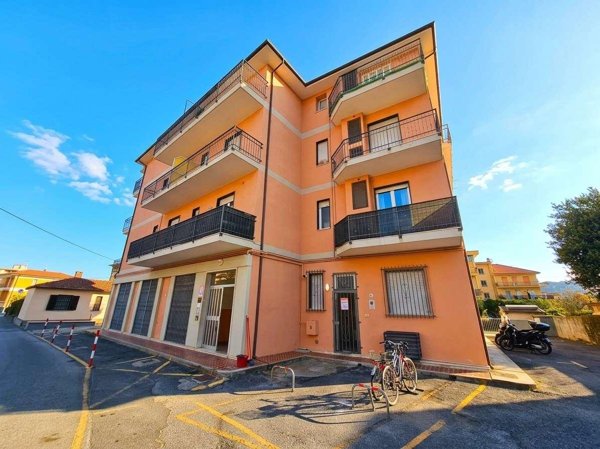 appartamento in vendita a Diano Marina in zona Calderina