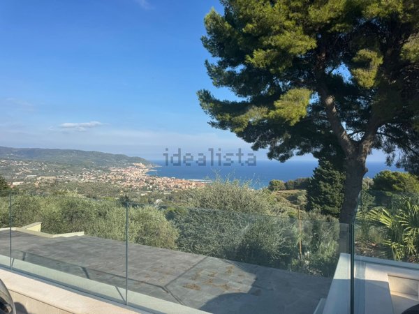 casa indipendente in vendita a Diano Marina in zona Gorleri