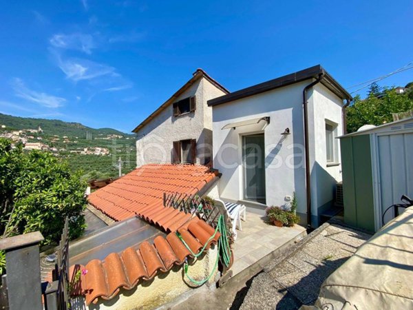 casa indipendente in vendita a Diano San Pietro