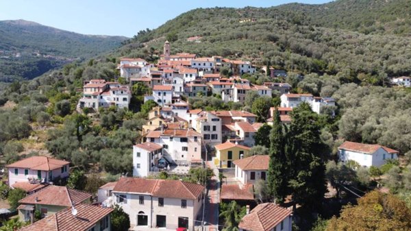 appartamento in vendita a Diano San Pietro in zona Roncagli