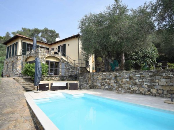 casa indipendente in vendita a Diano San Pietro