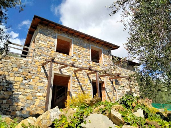 casa indipendente in vendita a Diano San Pietro