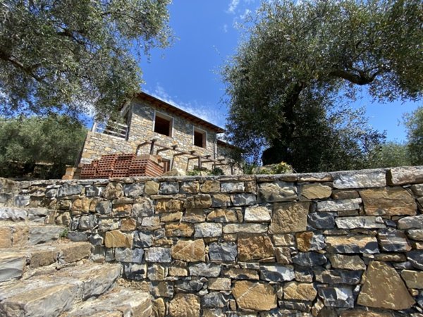 casa indipendente in vendita a Diano San Pietro