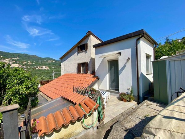 casa indipendente in vendita a Diano San Pietro