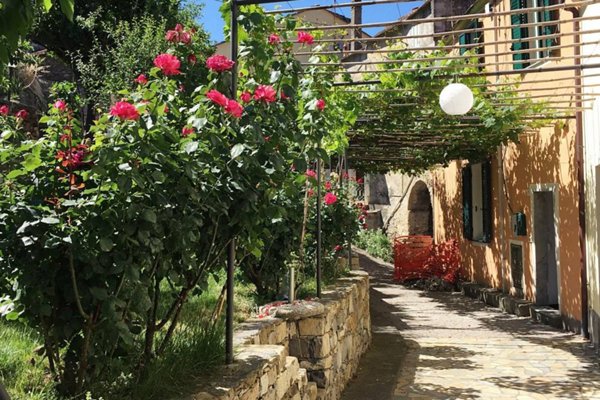 casa indipendente in vendita a Diano San Pietro
