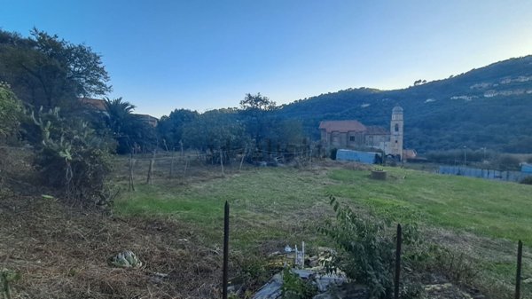 locale di sgombero in vendita a Diano San Pietro